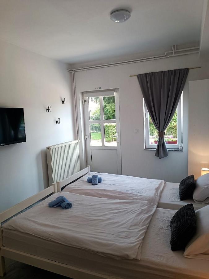 Studio Apartman Brletic Tounj Exterior foto